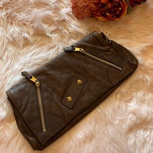 💯 AUTHENTIC Alexander McQueen faithful glove clut